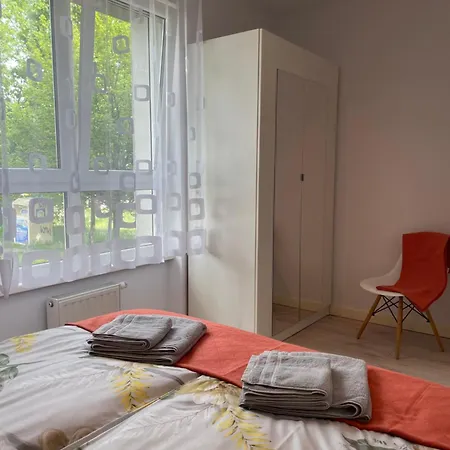 - W Domu - 130m2 Z Tarasem I Ogrodkiem アパート ヴロツワフ